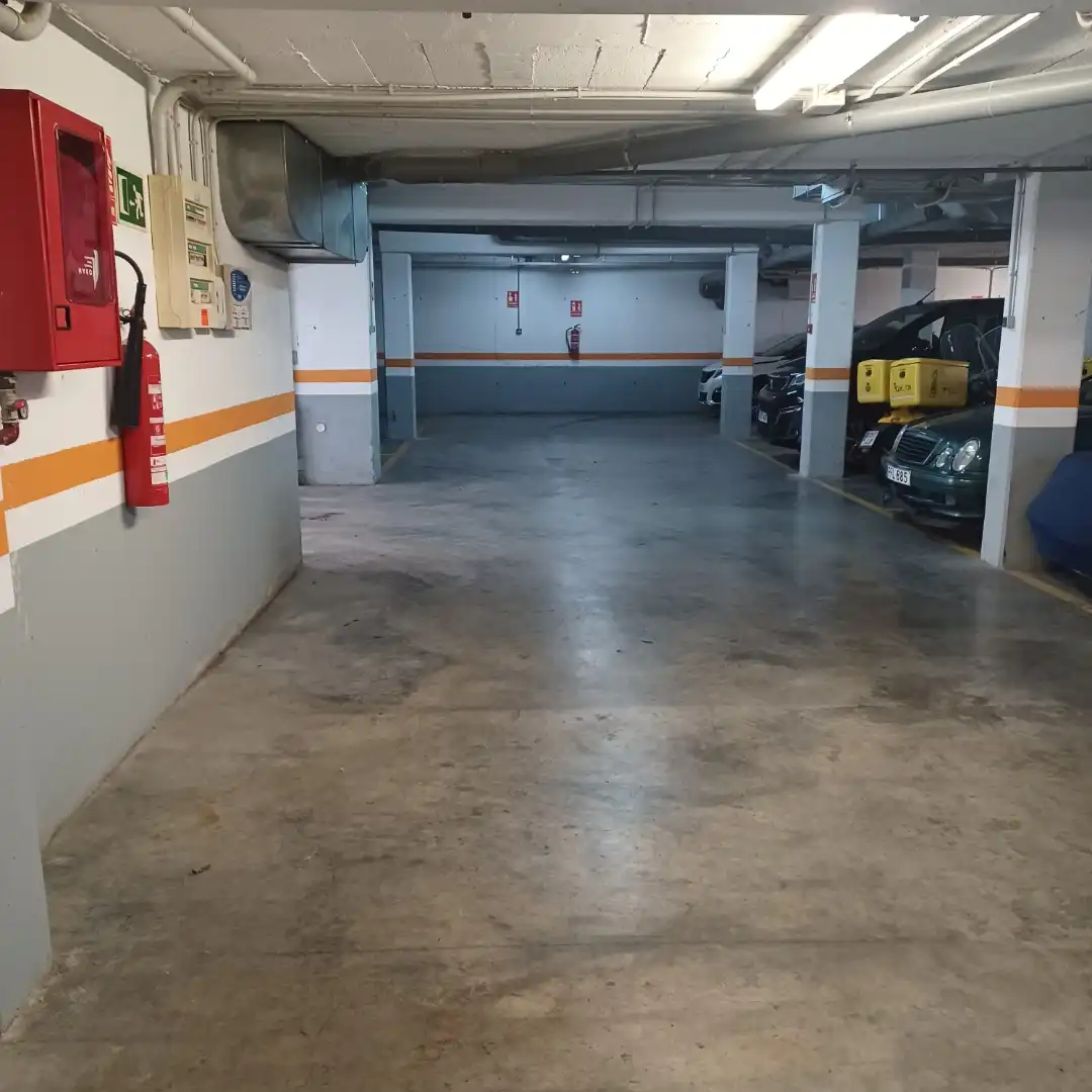 Parkplatz von Garage zum Verkauf in Cunit