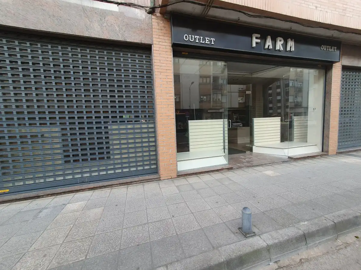 Locale commerciale in affitto a Grado, imagen 2