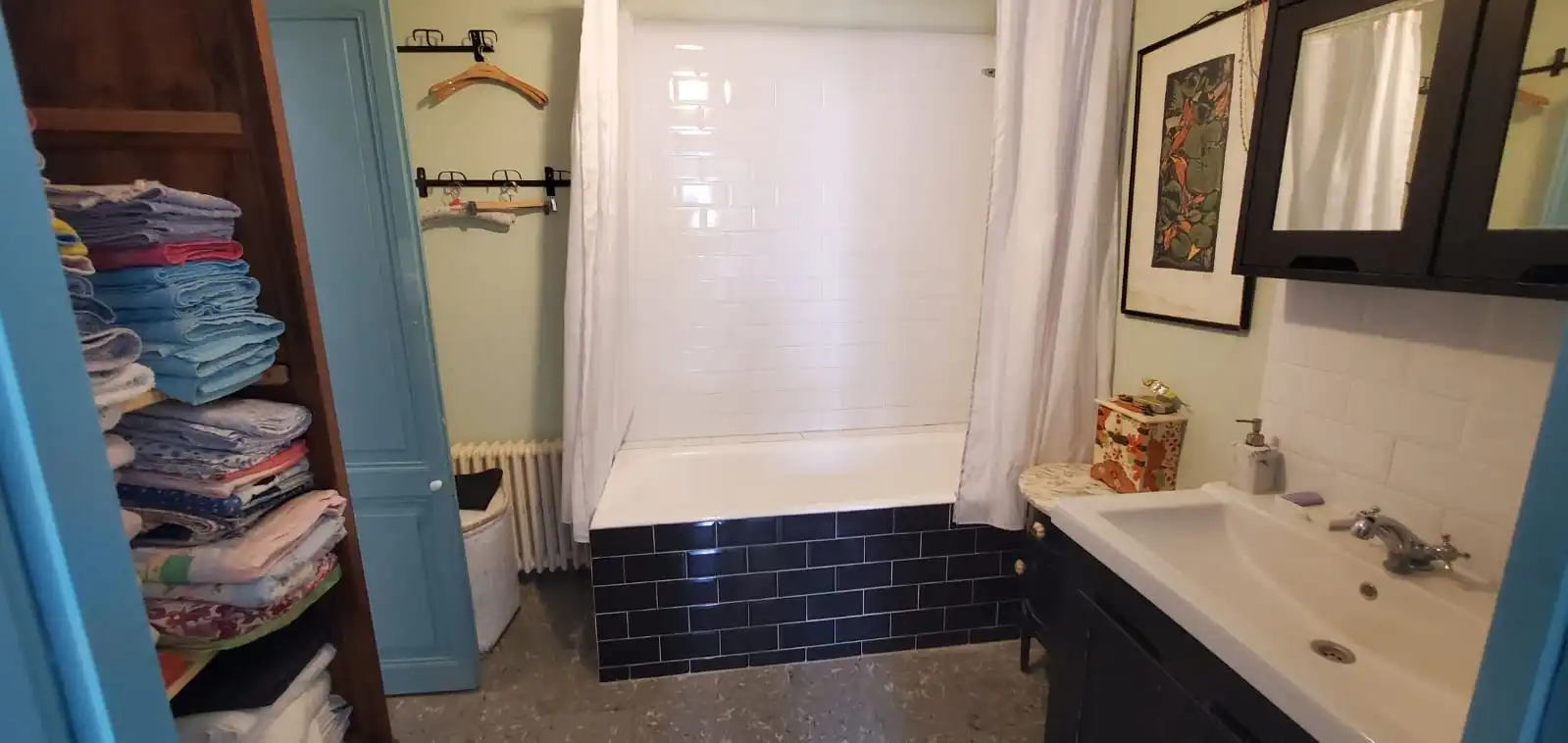 Badezimmer von Einfamilien-Reihenhaus zum Verkauf in L'Escala mit Heizung, Terrasse und Möbliert