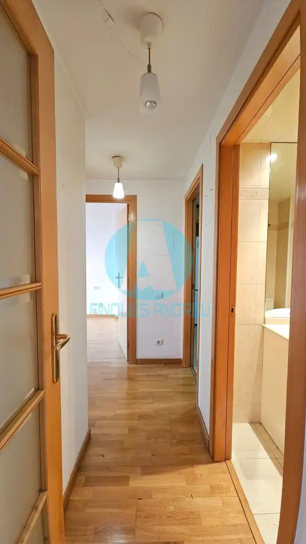 Wohnung zum Verkauf in Mataró mit Klimaanlage, Heizung und Terrasse