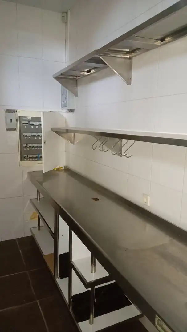 Local en venta en Calle de la Alcarria, Los Valles - Sanz Vázquez - El Fuerte