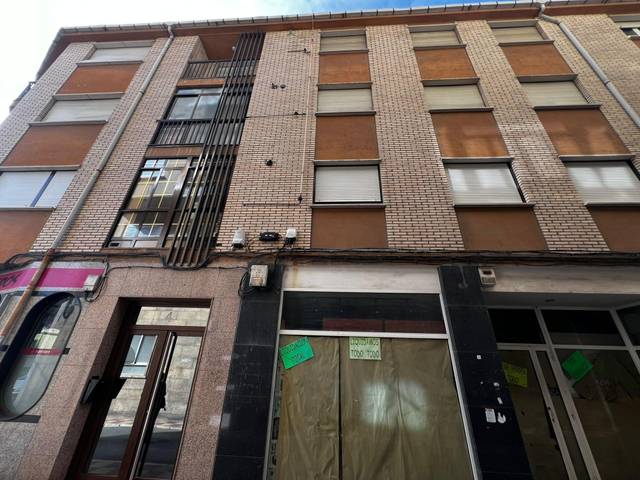 Piso en Venta en Calle de la Junta Vecinal en Bembibre