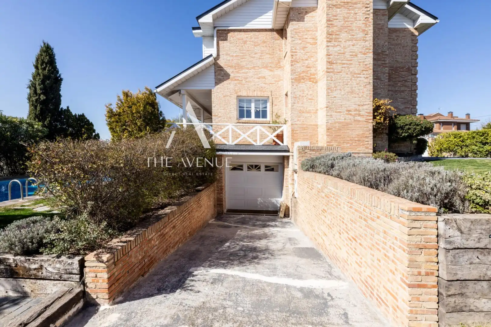 Vista exterior de Casa o chalet en venta en Boadilla del Monte con Calefacción, Jardín privado y Terraza