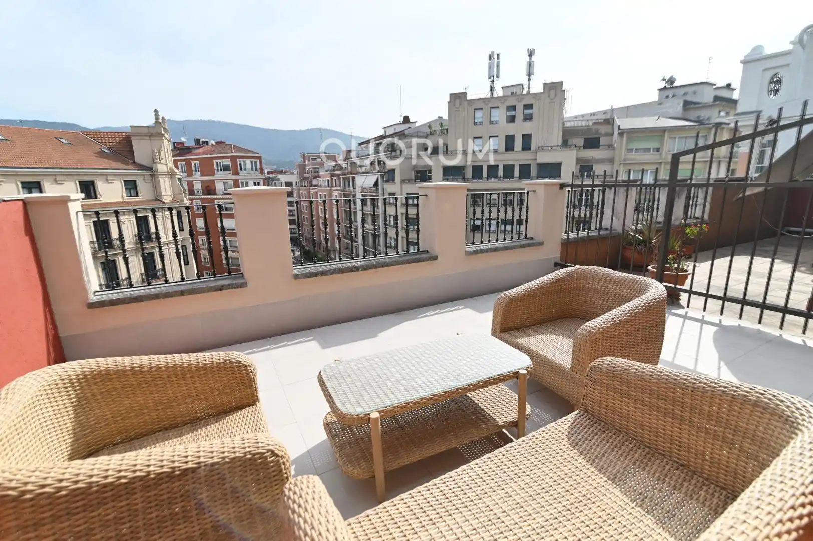 Flat for rent in Calle Marqués del Puerto, Ensanche - Moyua - Diputación