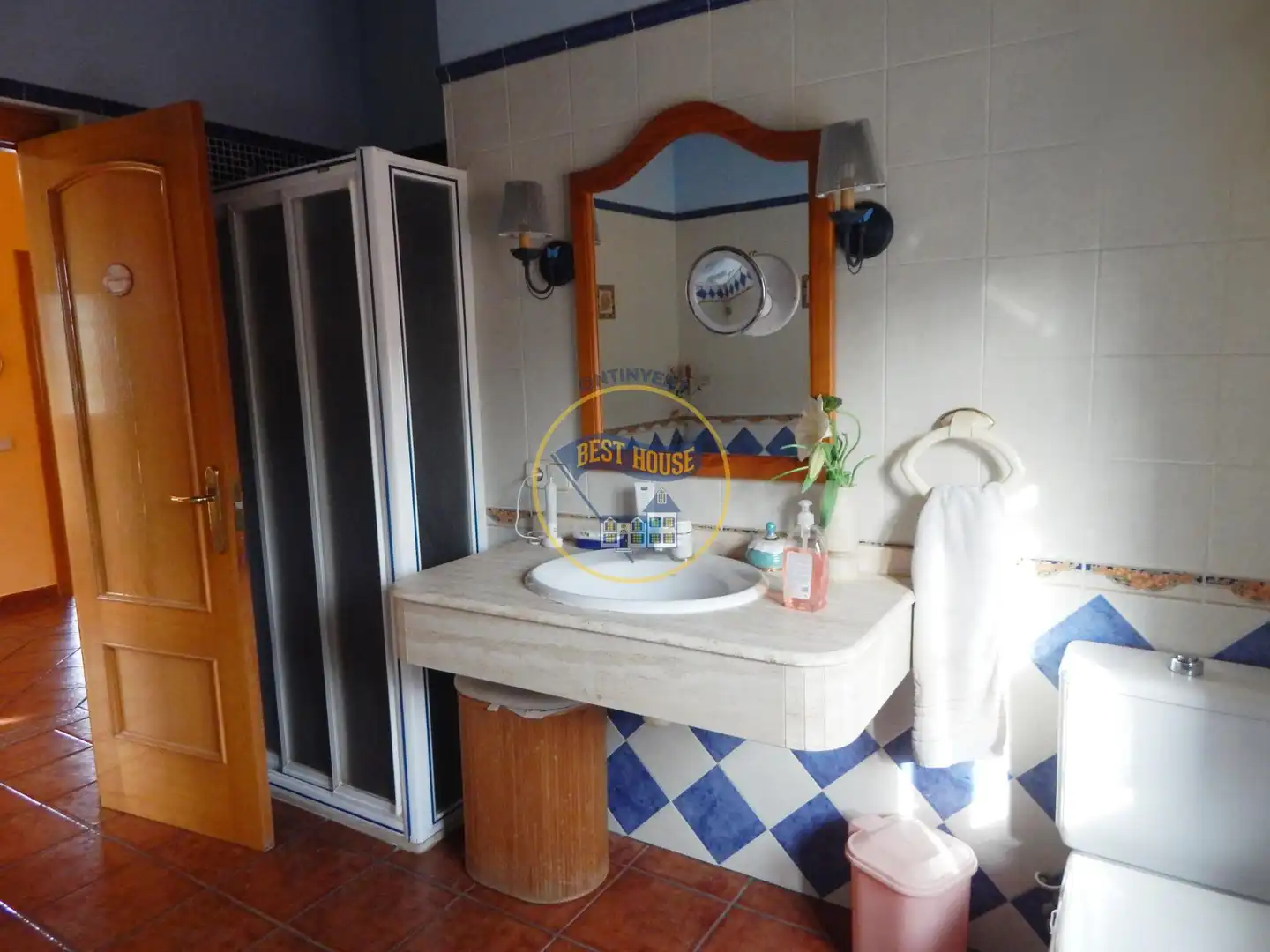 Bany de Casa o xalet en venda en Ontinyent amb Calefacció, Jardí privat i Terrassa