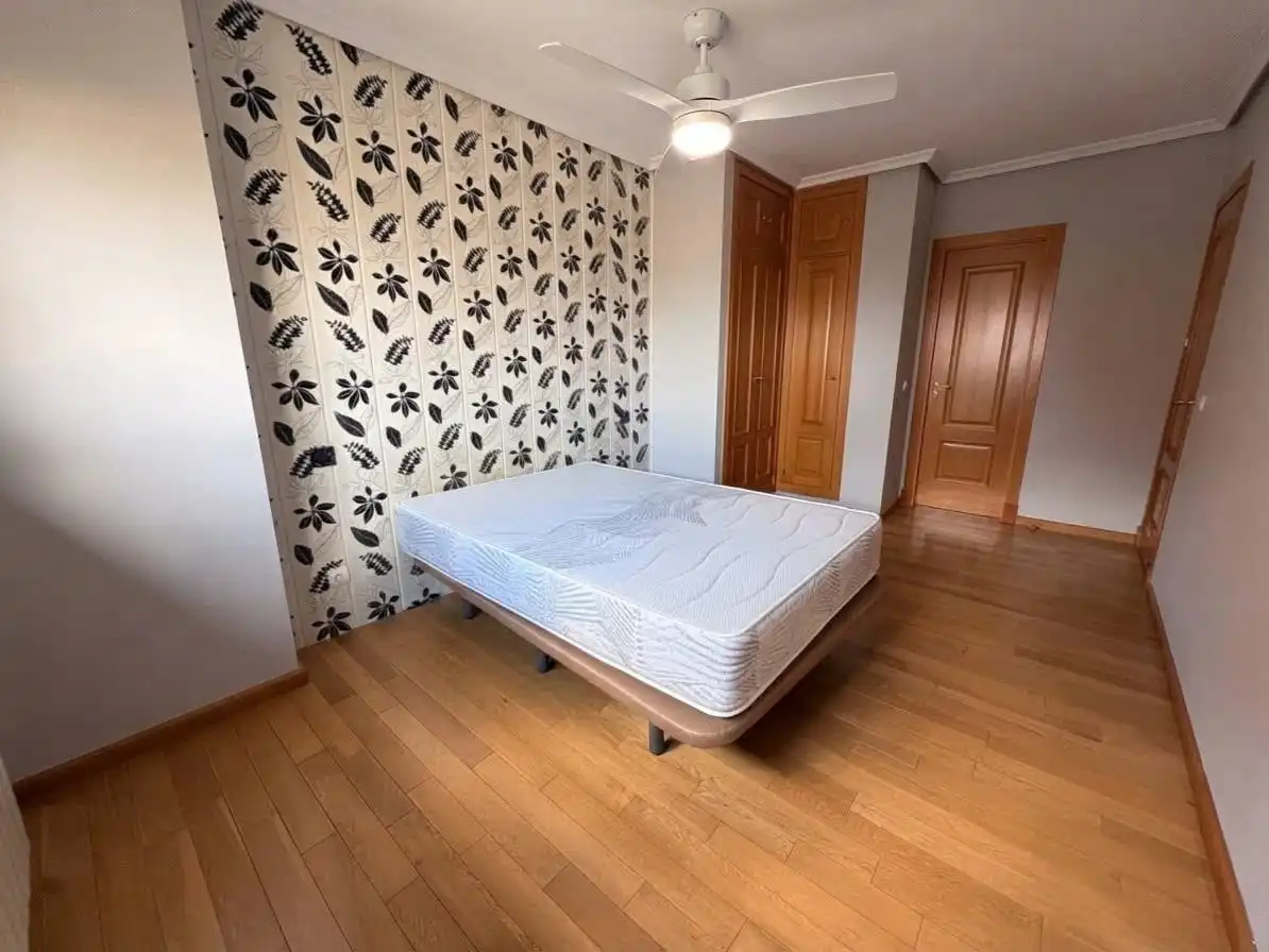Habitación de Piso de alquiler en El Quiñón  