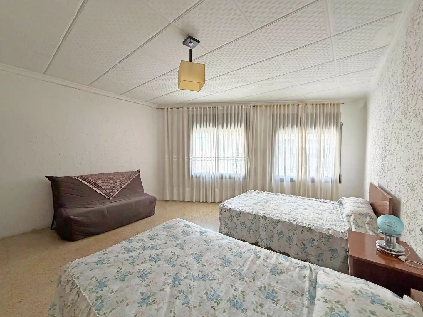 Habitación de Casa adosada en venta en Sabadell con Calefacción y Terraza