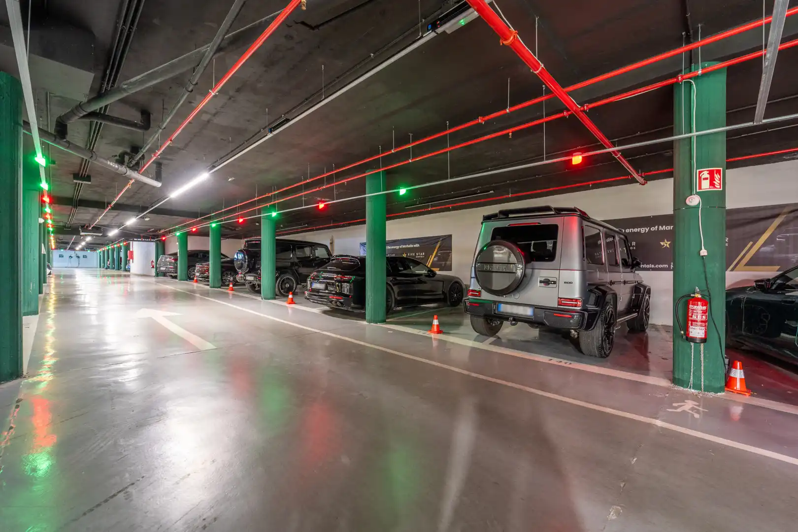 Parking de Local en venta en Nueva Andalucía