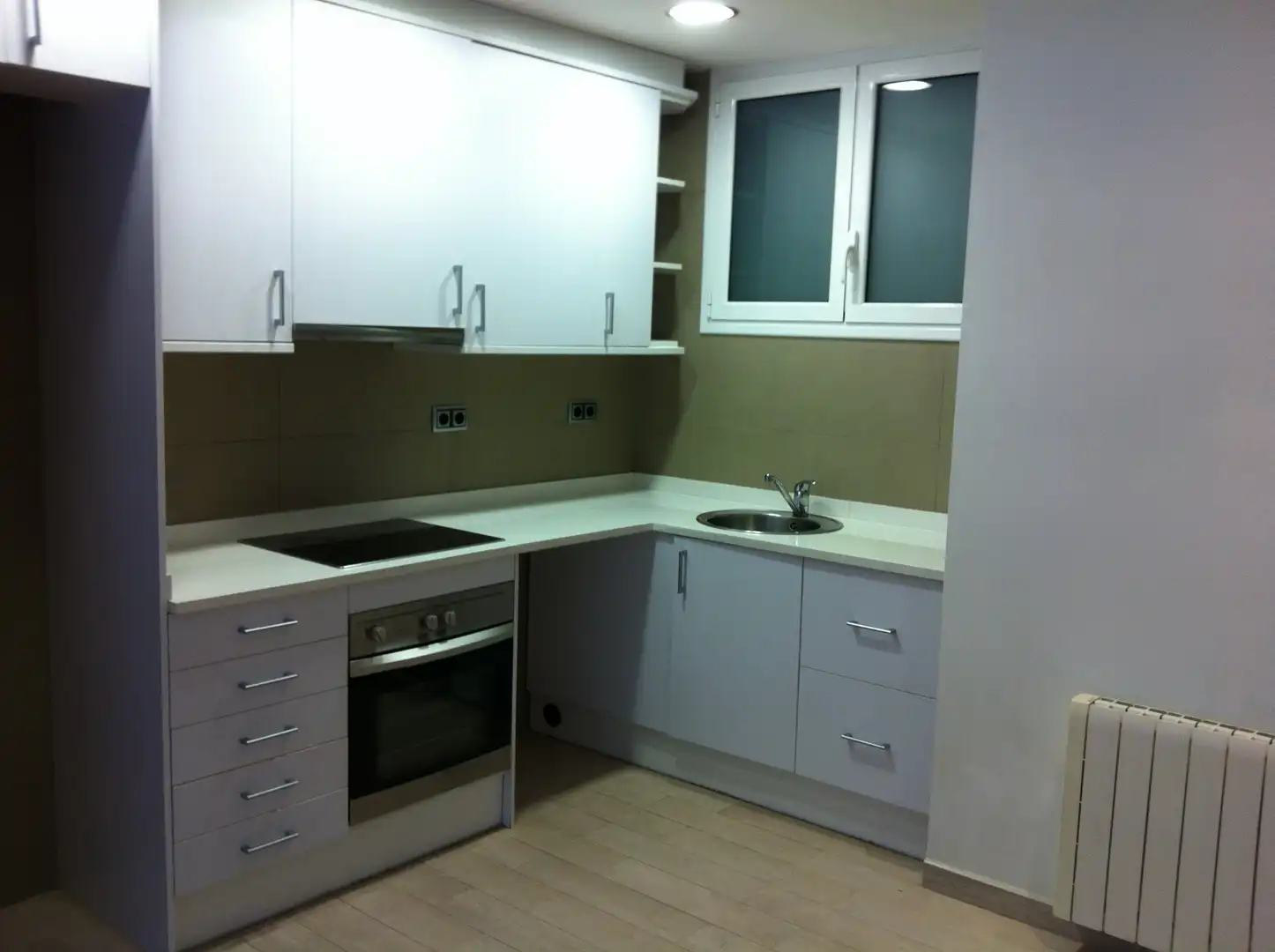 Cocina de Piso de alquiler en Barcelona con Calefacción, Horno y Lavadora