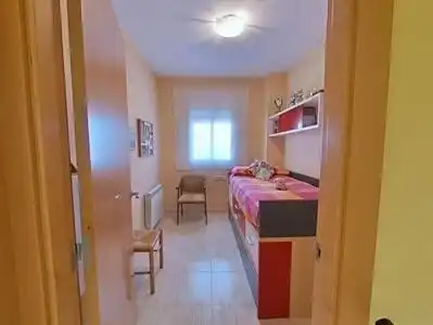 Habitación de Casa o chalet en venta en Santa Perpètua de Mogoda con Aire acondicionado, Calefacción y Jardín privado