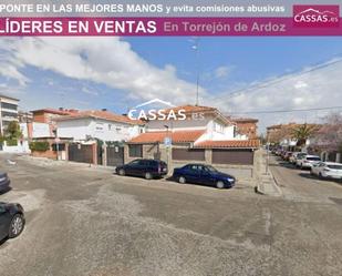 Exterior view of House or chalet for sale in Torrejón de Ardoz  with Air Conditioner and Terrace