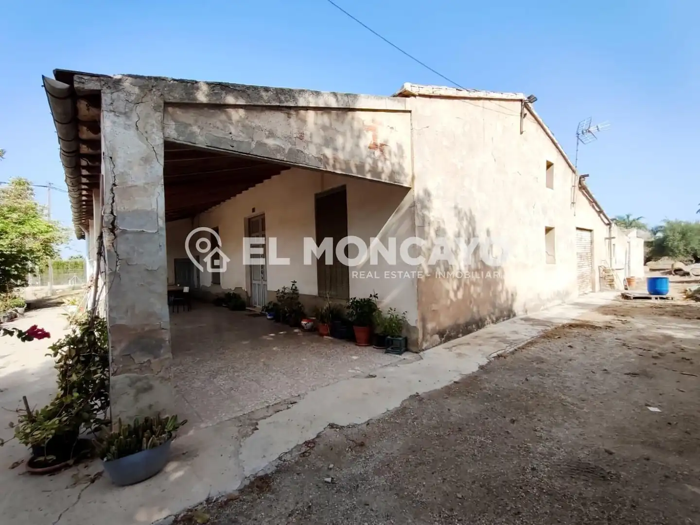 Vista exterior de Casa o xalet en venda en Elche / Elx amb Jardí privat, Terrassa i Traster