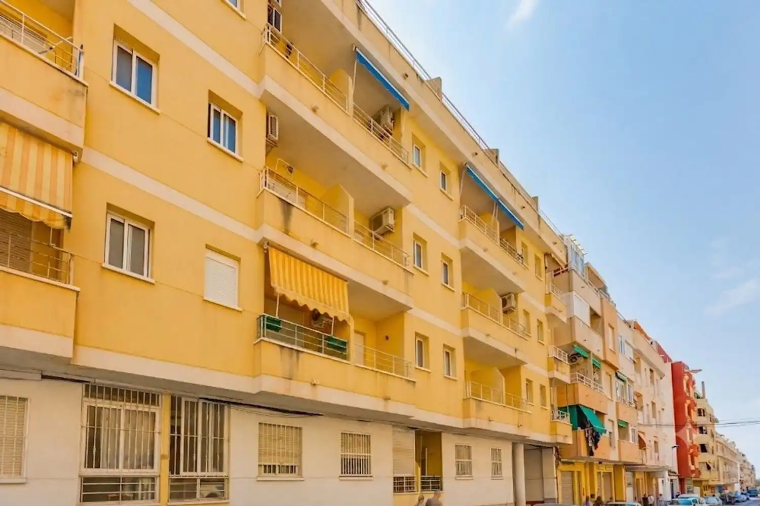 Vista exterior de Pis en venda en Torrevieja amb Terrassa i Traster