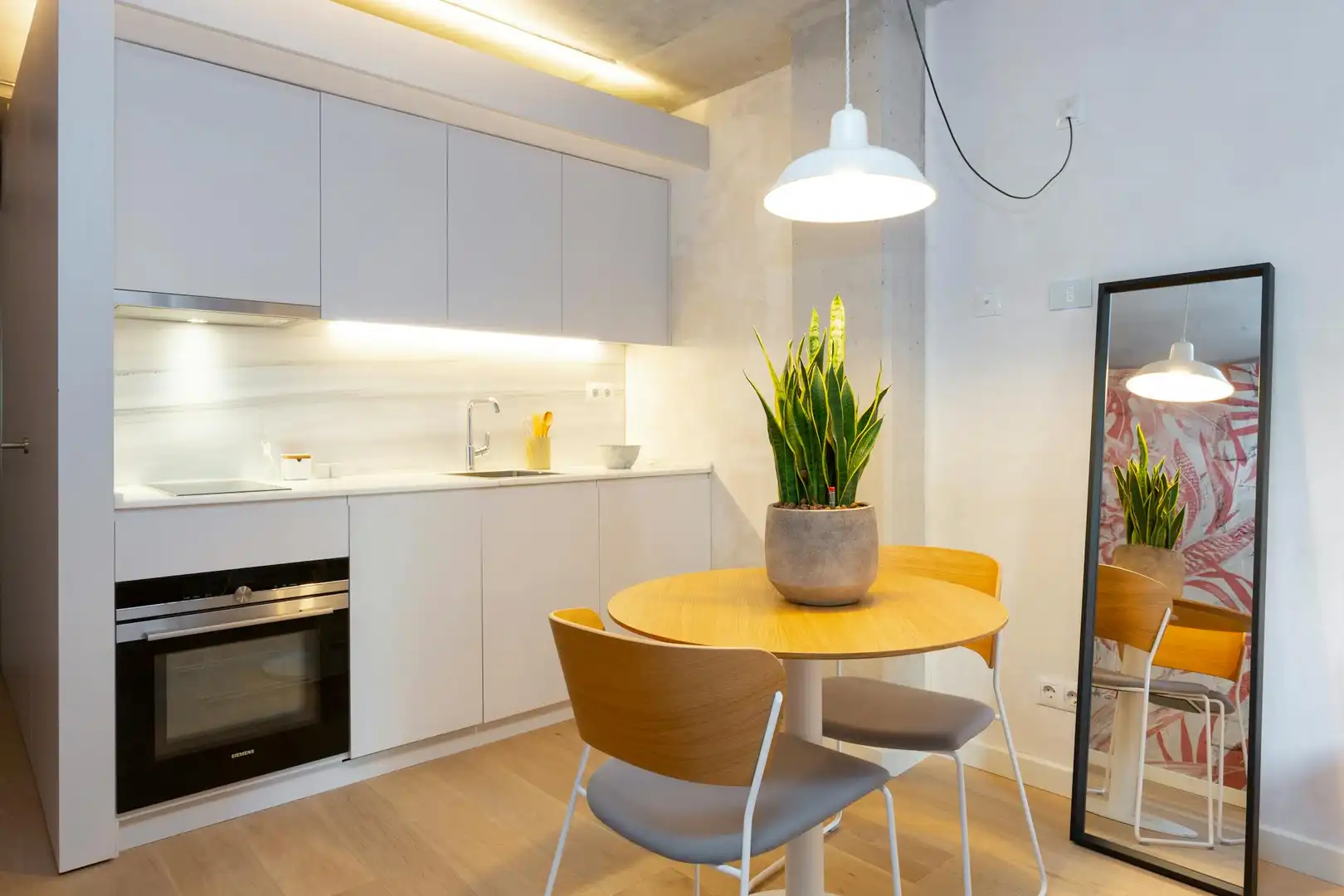 Kitchen of Flat for rent in Barcelona  with Air Conditioner, Heating and Private garden