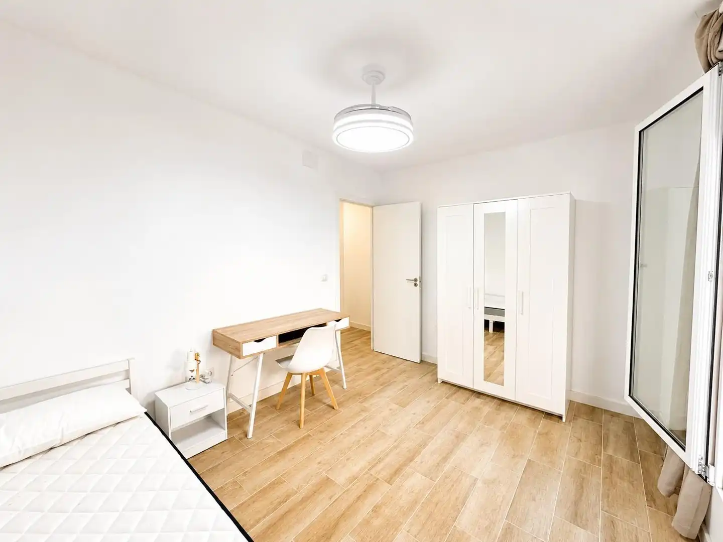Habitación de Planta baja en venta en Almería