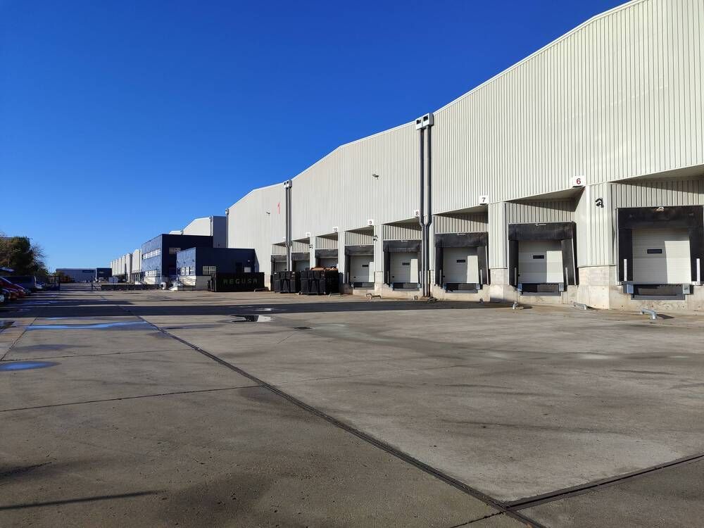 Vista exterior de Nave industrial de alquiler en Cabanillas del Campo