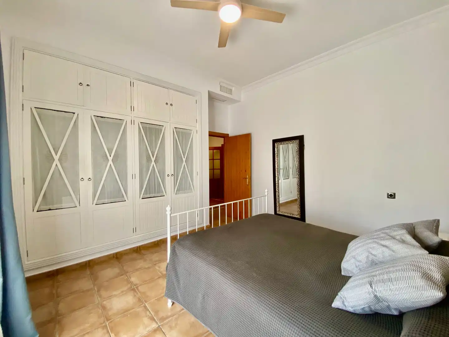 Dormitori de Casa o xalet en venda en Alcalá de Guadaira amb Calefacció, Jardí privat i Terrassa
