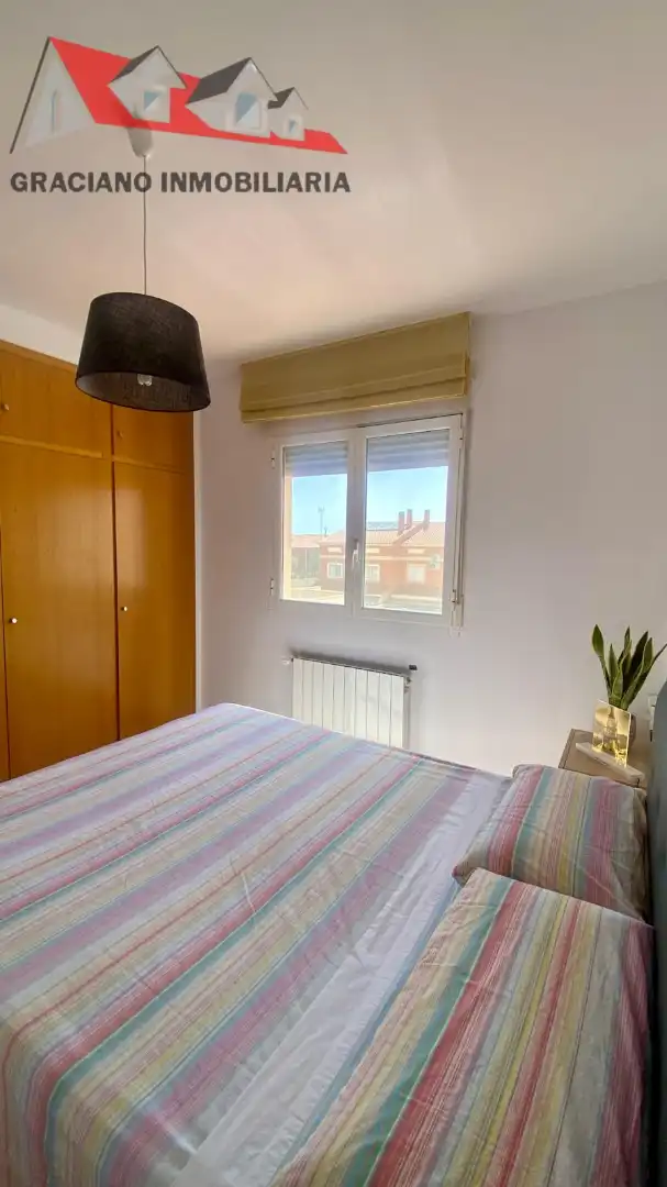 Dormitori de Casa adosada en venda en Albacete amb Calefacció, Jardí privat i Terrassa