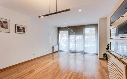 Exterior view of Flat for sale in  Barcelona Capital  with Air Conditioner, Terrace and Balcony