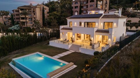 Villa moderna en primera línea de golf en Elviria  Marbella, immagine 2