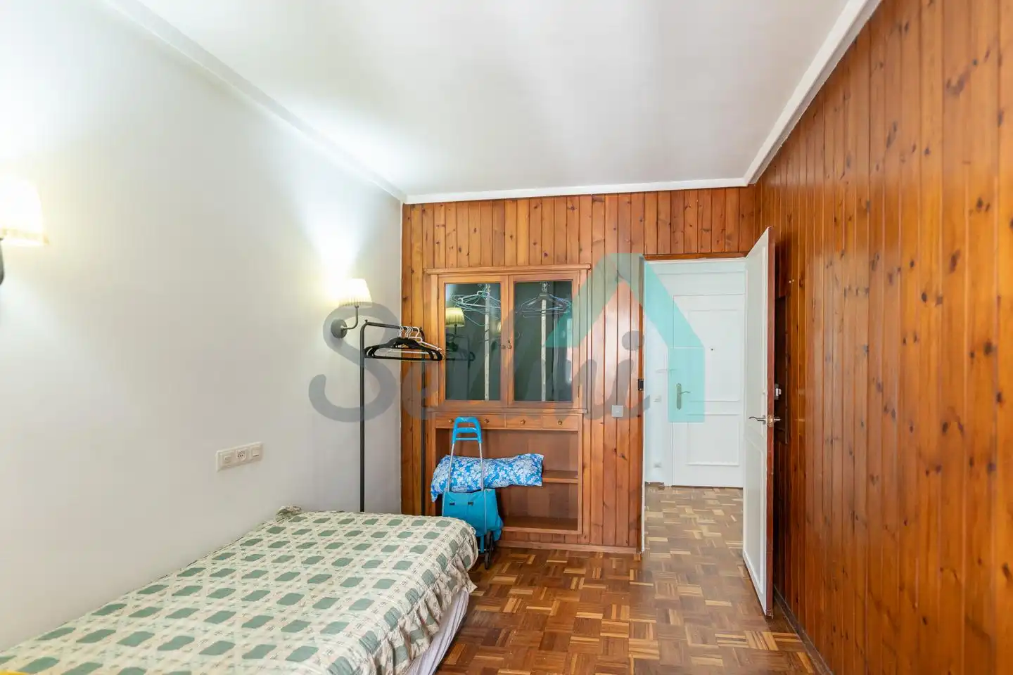 Habitación de Piso de alquiler en Gijón  con Calefacción, Parquet y Amueblado