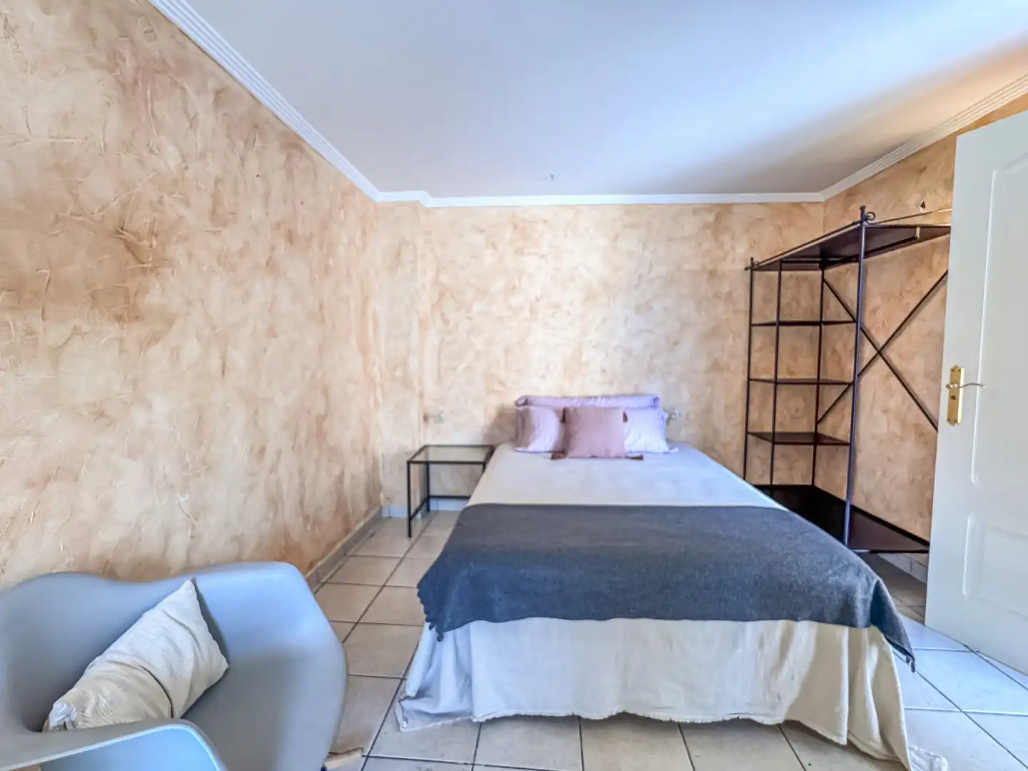 Habitación de Dúplex de alquiler en Santa Pola con Terraza, Trastero y Piscina