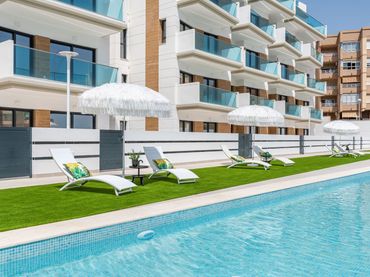 Penthouse mit Pool zum Verkauf in Guardamar Playa