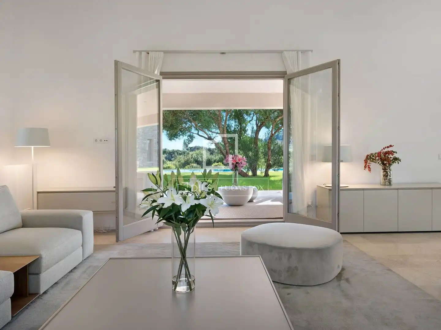 Sala de estar de Finca rústica en venta en Capdepera con Aire acondicionado, Calefacción y Jardín privado