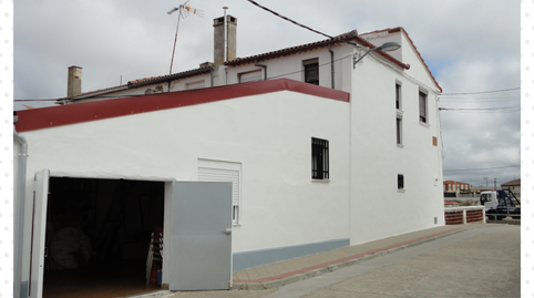 Foto 2 de Casa adosada en venda a Calle Fuente de Olmedo, Olmedo, Valladolid
