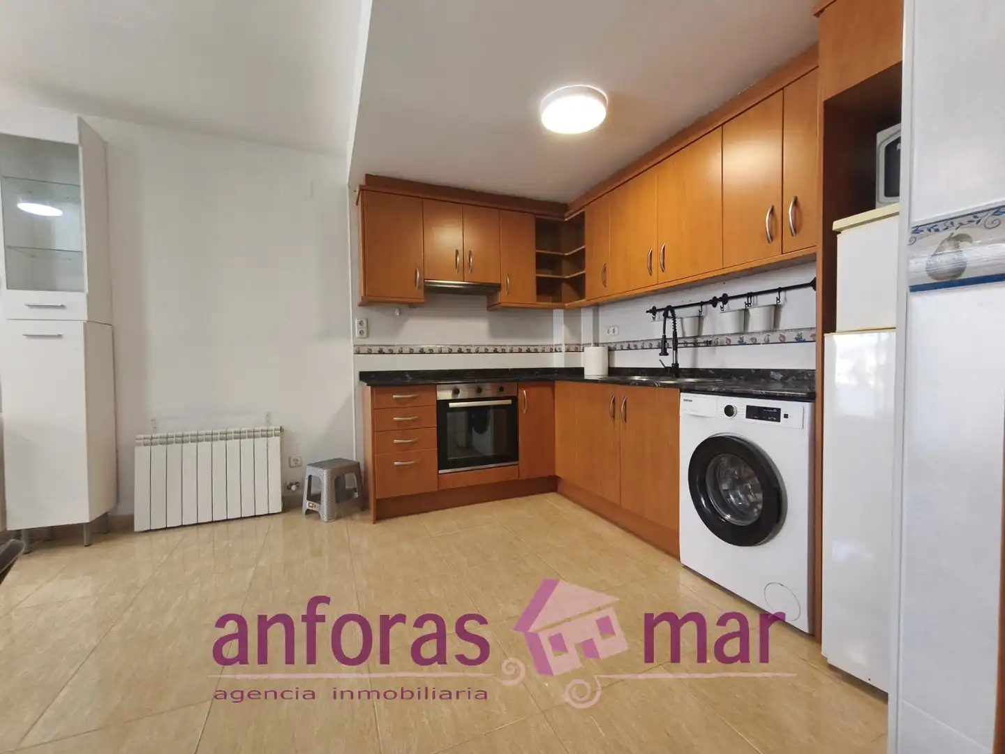 Cuina de Apartament en venda en Creixell amb Calefacció, Terrassa i Moblat
