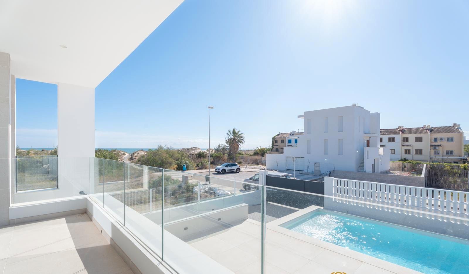 Piscina de Casa o xalet en venda en Oliva amb Jardí privat, Terrassa i Piscina
