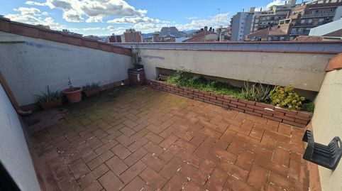 Dúplex con dos terrazas y piscina comunitaria en Rubí, Ca n'Oriol