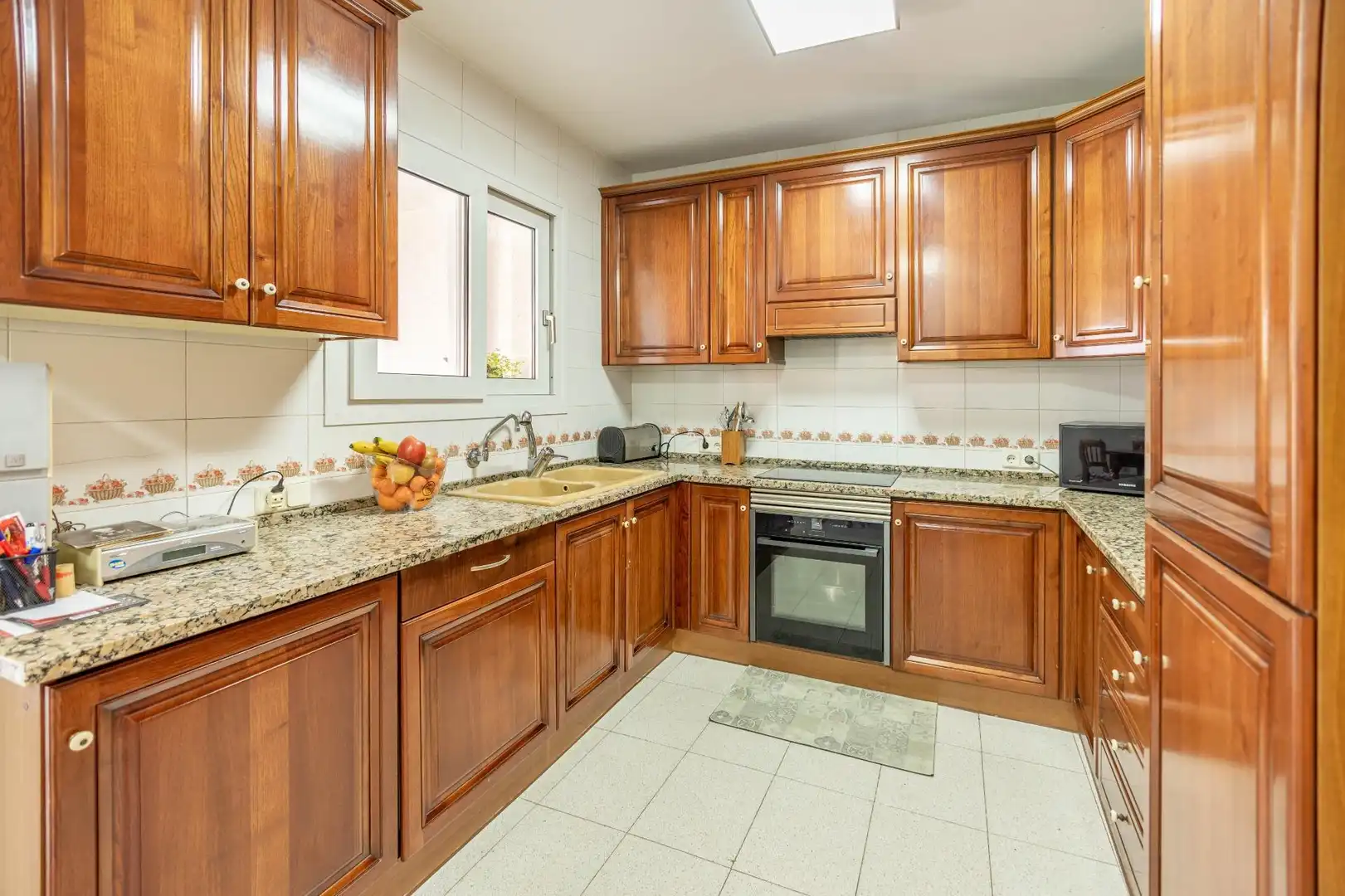 Cocina de Casa adosada en venta en Vilanova i la Geltrú con Aire acondicionado, Terraza y Trastero