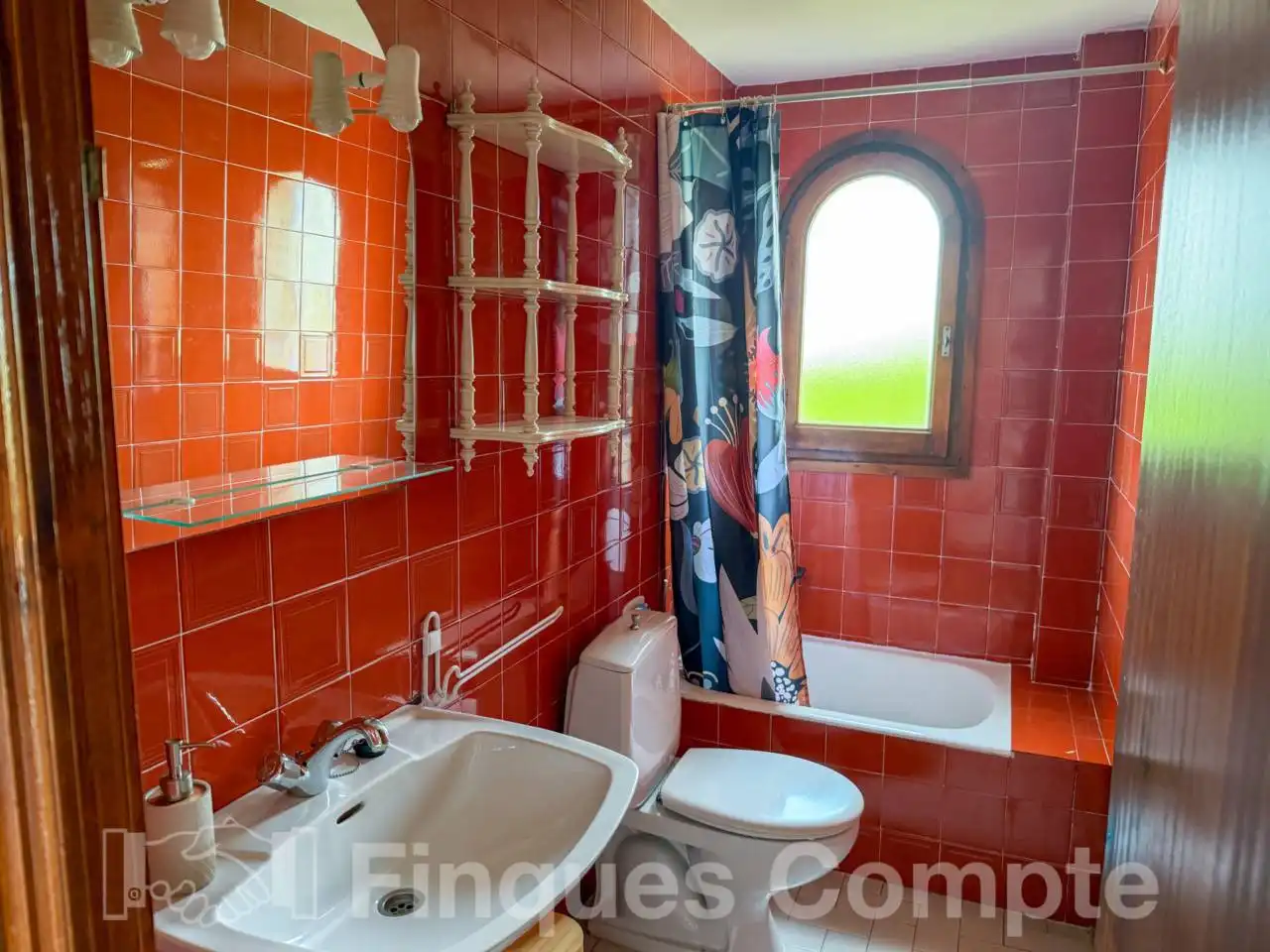 Baño de Apartamento en venta en Roda de Berà con Calefacción, Terraza y Trastero