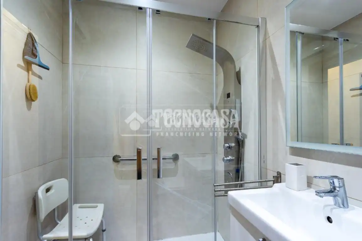 Baño de Piso en venta en Vélez-Málaga con Aire acondicionado, Calefacción y Balcón