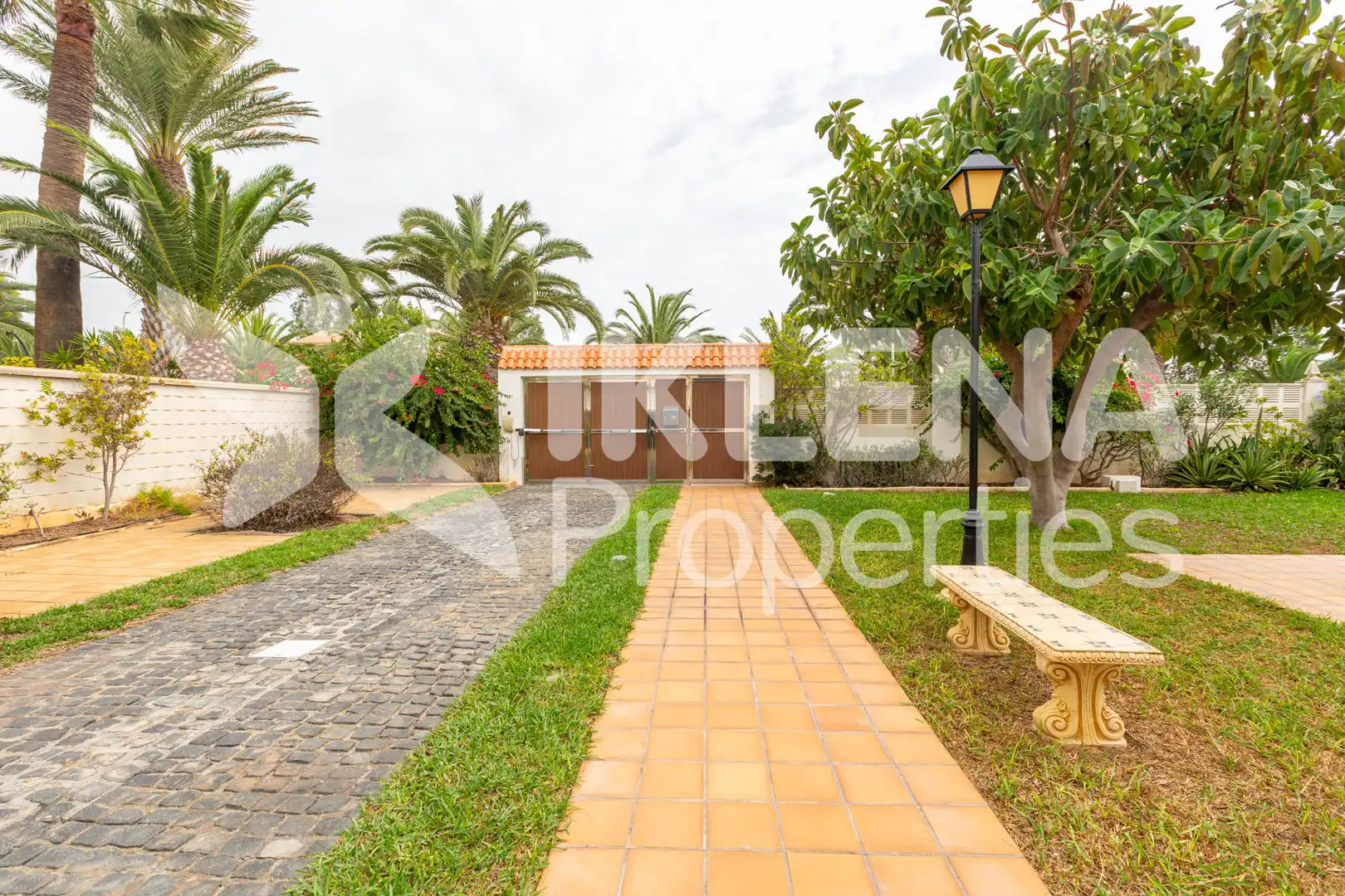 Exterior view of Houses for sale in Roquetas de Mar  with Air Conditioner, Private garden and Terrace