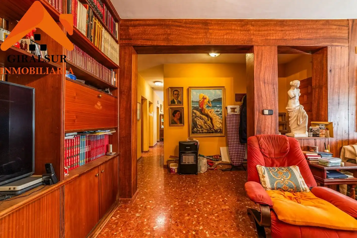 Sala d'estar de Casa o xalet en venda en Alcalá de Guadaira amb Aire condicionat, Jardí privat i Terrassa
