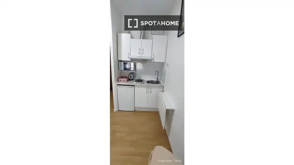 Kitchen of Study for share in Madrid  with Air Conditioner, Terrace and Furnished