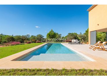 Xalet amb piscina en venda a Poligono 4