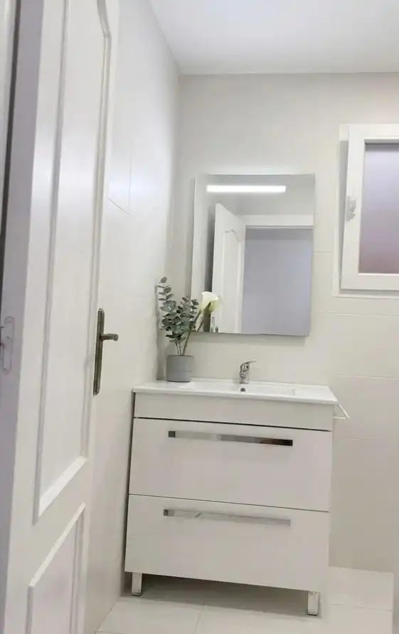Baño de Piso en venta en Elche / Elx con Aire acondicionado, Parquet y Terraza