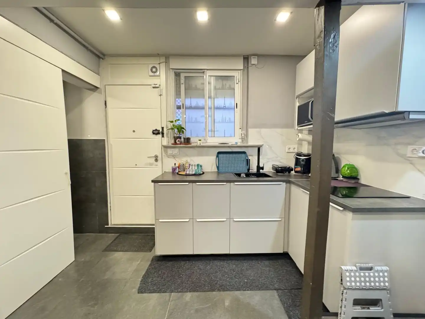 Cocina de Planta baja en venta en L'Hospitalet de Llobregat con Aire acondicionado