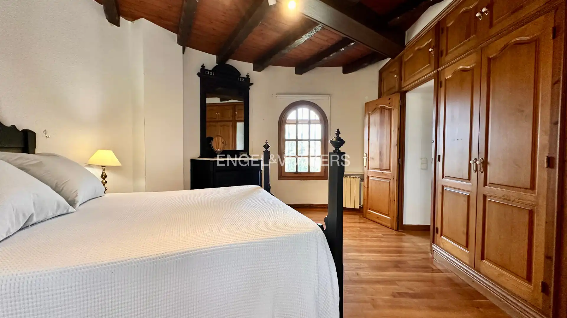 Schlafzimmer von Haus oder Chalet zum Verkauf in Mont-roig del Camp mit Klimaanlage, Heizung und Privatgarten
