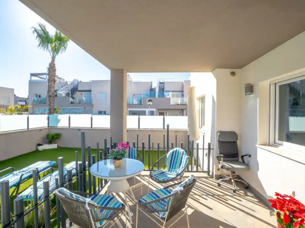 Apartamento con piscina en venta en Calle Gines Saura Sanchez, imagen 5