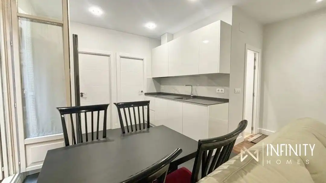 Flat with terrace to rent in Kale Barria, imagen 2
