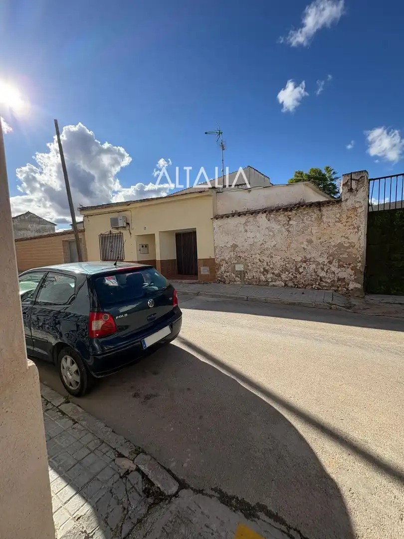 Vista exterior de Casa o chalet en venta en Villamayor de Santiago con Jardín privado y Trastero