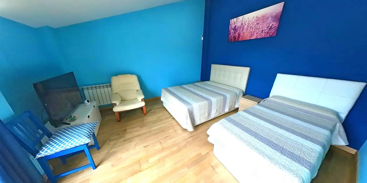 Habitación de Ático en venta en Entrambasaguas con Calefacción, Parquet y Terraza