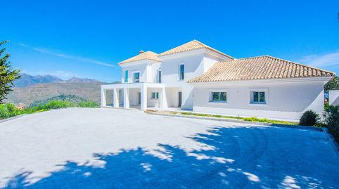 Villa reformada de 4 dormitorios y 3 baños en La Mairena, Ojén