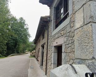 Vista exterior de Finca rústica en venda en Llanes amb Jardí privat