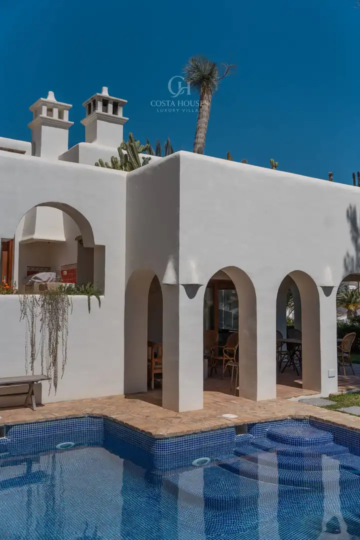 Vista exterior de Casa o xalet en venda en Moraira amb Aire condicionat, Calefacció i Jardí privat