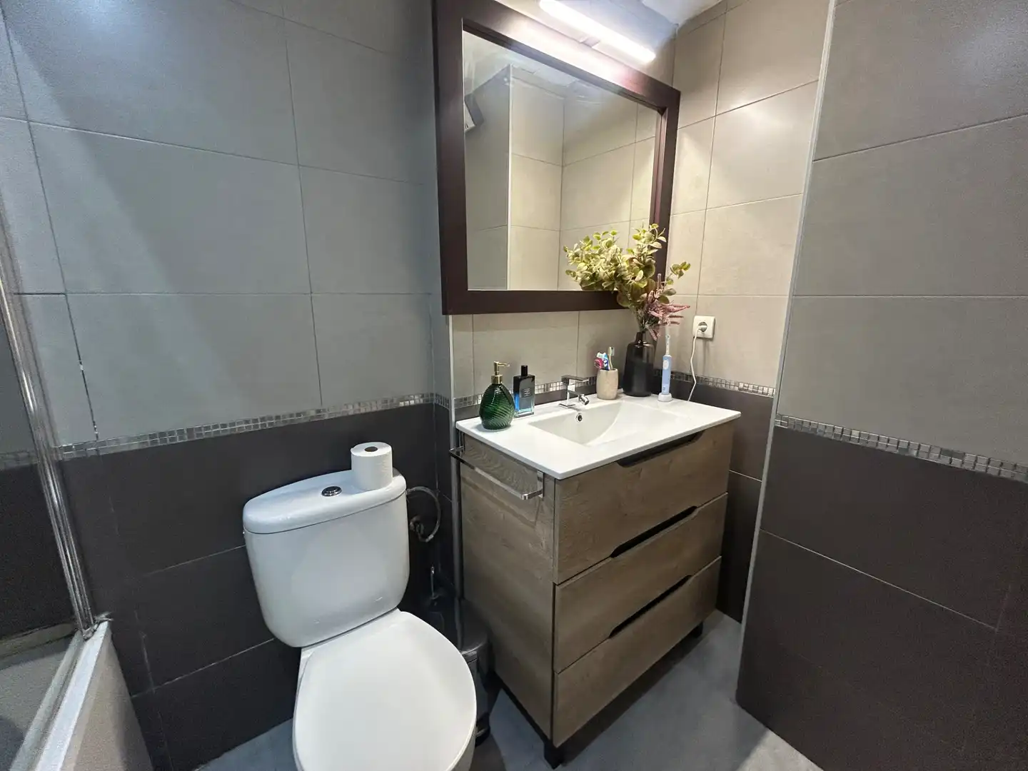 Baño de Dúplex en venta en Almería con Aire acondicionado, Terraza y Piscina comunitaria
